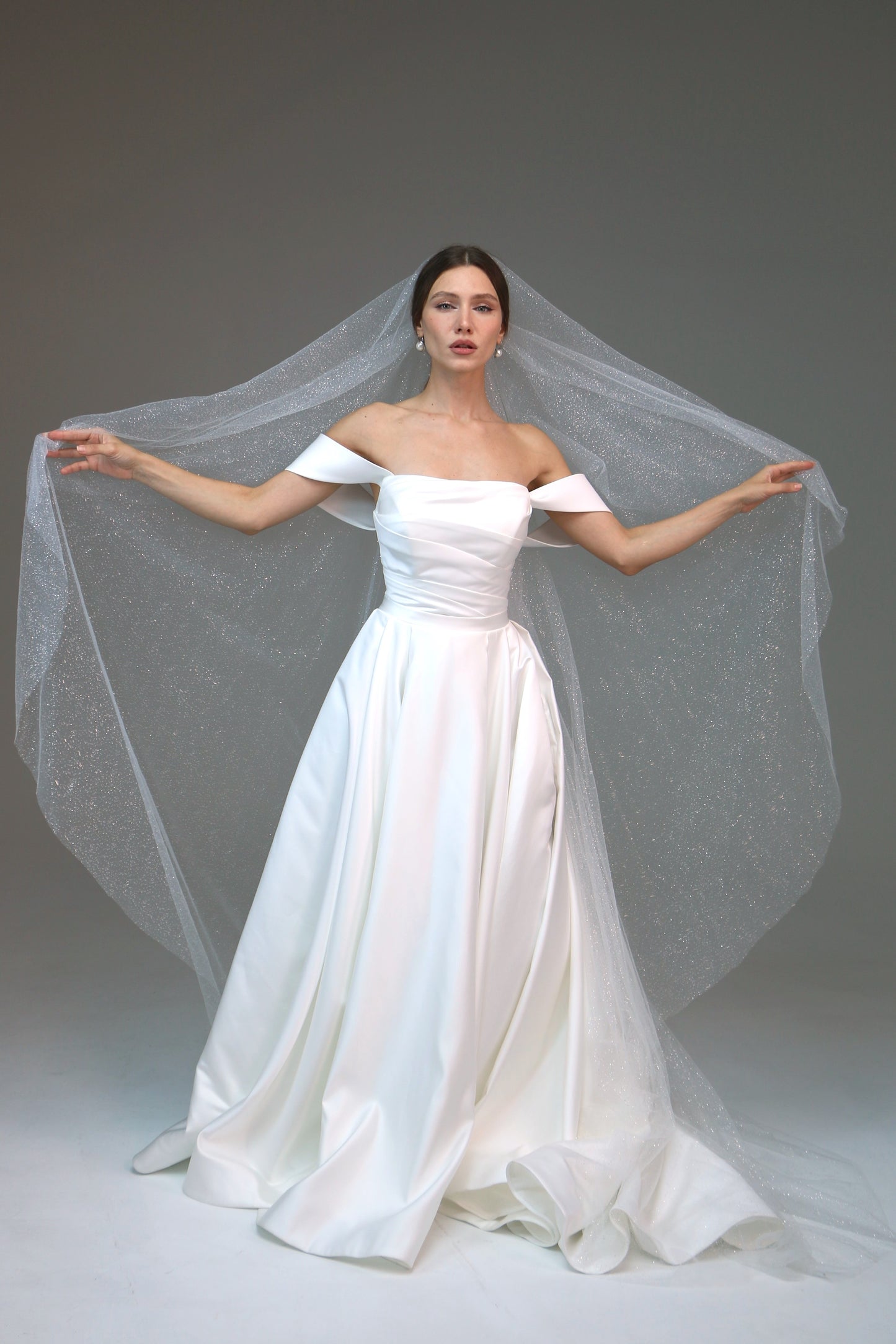 Glitter veil in two tier | Sparkly cathedral veil | Bridal shimmer short veil Soft two-tier bridal